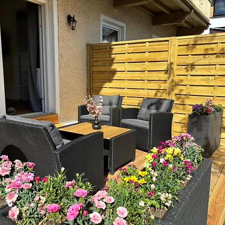 Village Garden - Zentral In Kirchberg Apartmán